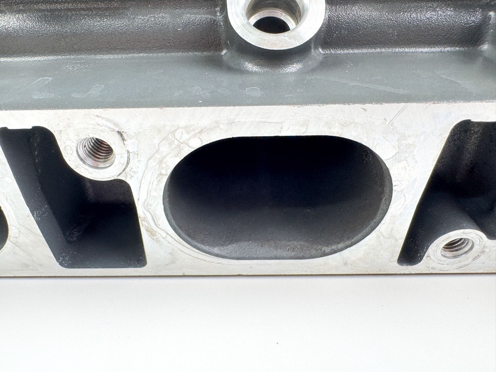 2012 Yamaha 300 HP 4 Stroke Outboard Starboard Cylinder Head 6CE-W009A-00-9S OEM