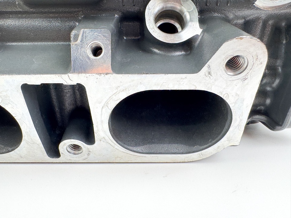 2012 Yamaha 300 HP 4 Stroke Outboard Starboard Cylinder Head 6CE-W009A-00-9S OEM