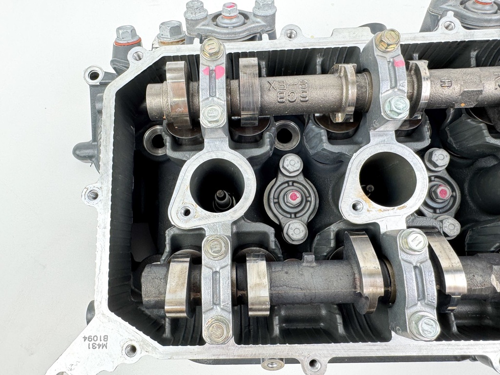 2012 Yamaha 300 HP 4 Stroke Outboard Starboard Cylinder Head 6CE-W009A-00-9S OEM