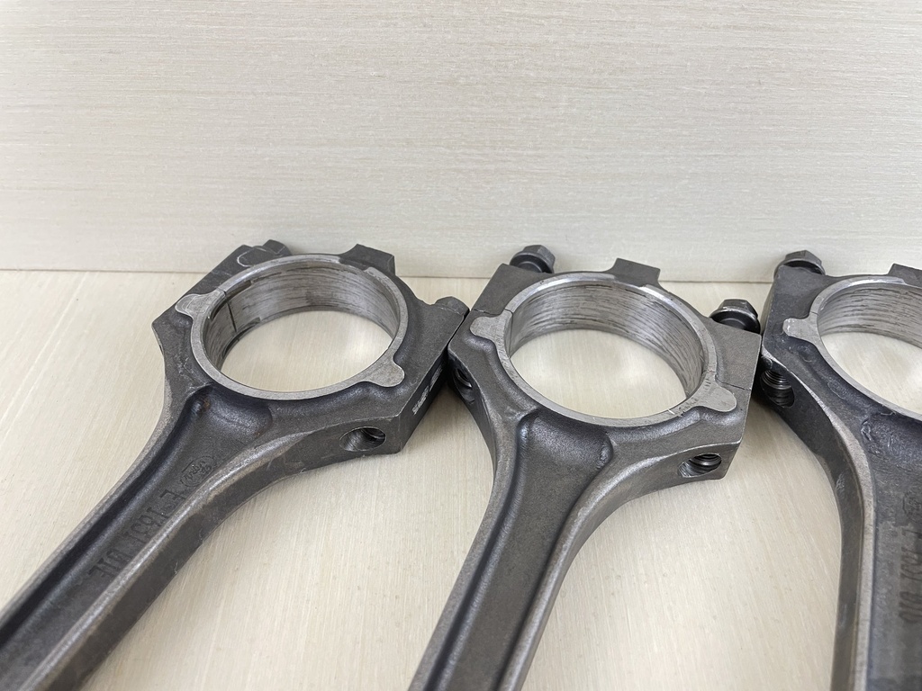 2006 Yamaha 250HP 4 Stroke Outboard Connecting Rod Assembly Set 69J-W1165-01-00