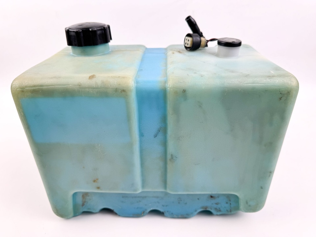 Yamaha Outboard Remote 2 Stroke Oil Tank Assembly With Pump 2.8 Gallons