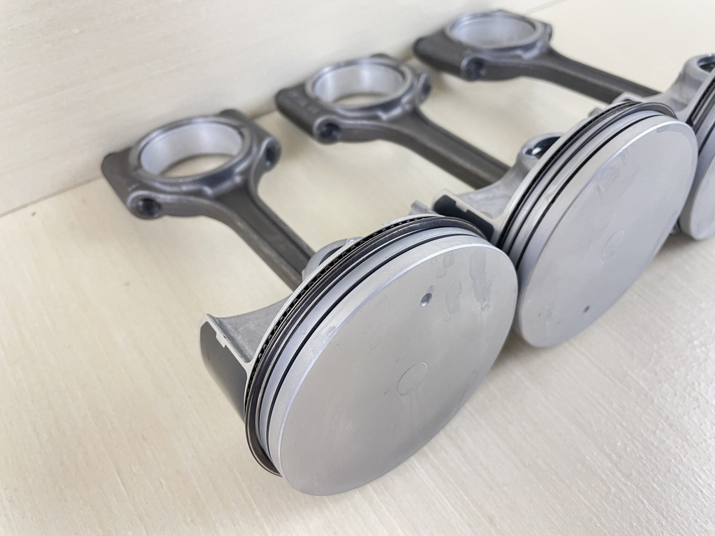 2015 Mercury 90HP 4 Stroke Piston & Connecting Rod Set of 3 8M0100259