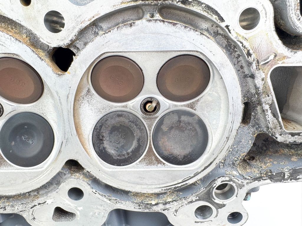 2006 Yamaha 250 HP 4 Stroke Outboard Starboard Cylinder Head 6P2-W009A-01-1S OEM