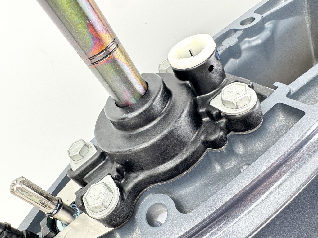 2002 + Yamaha 50 60 HP 4 Stroke Outboard 20" Long Lower Assembly New