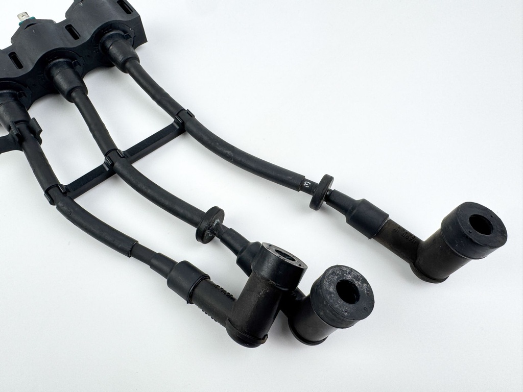 2005 Honda 40 HP 4 Stroke Outboard Ignition Coil Set 30500-ZW4-H01 OEM