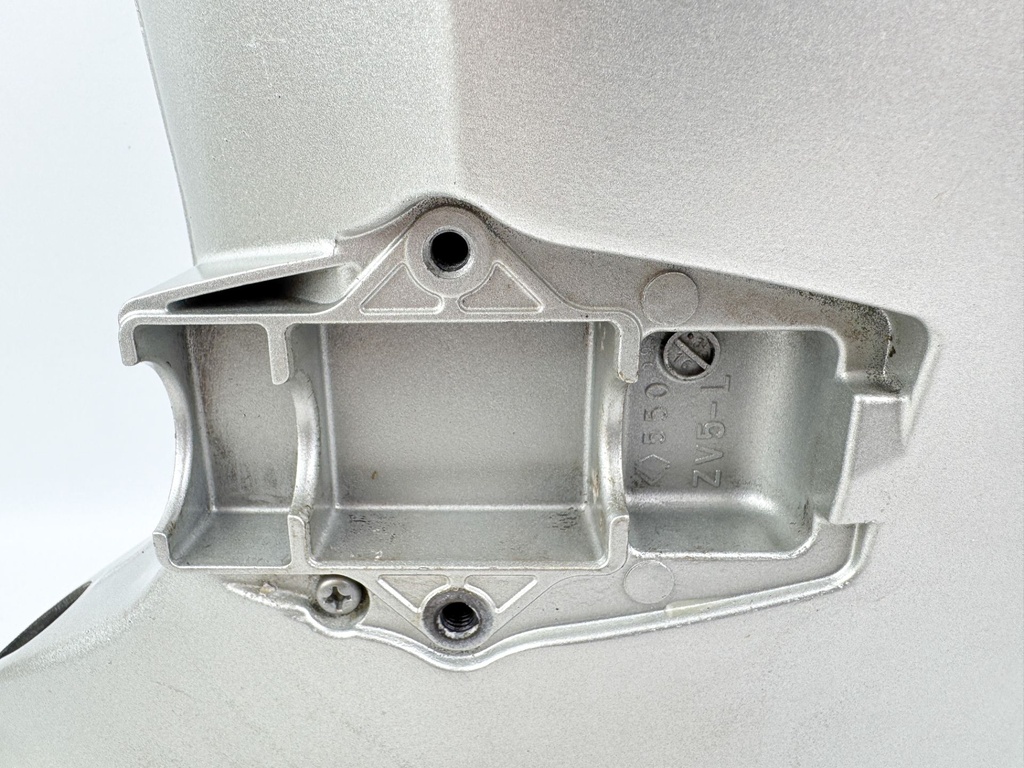 2005 Honda 40 HP 4 Stroke Outboard Midsection Extension Case OEM