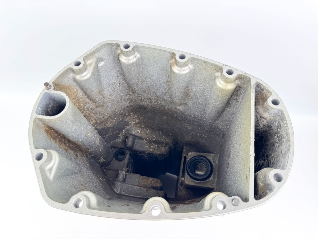 2005 Honda 40 HP 4 Stroke Outboard Midsection Extension Case OEM