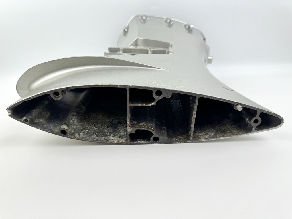 2005 Honda 40 HP 4 Stroke Outboard Midsection Extension Case OEM