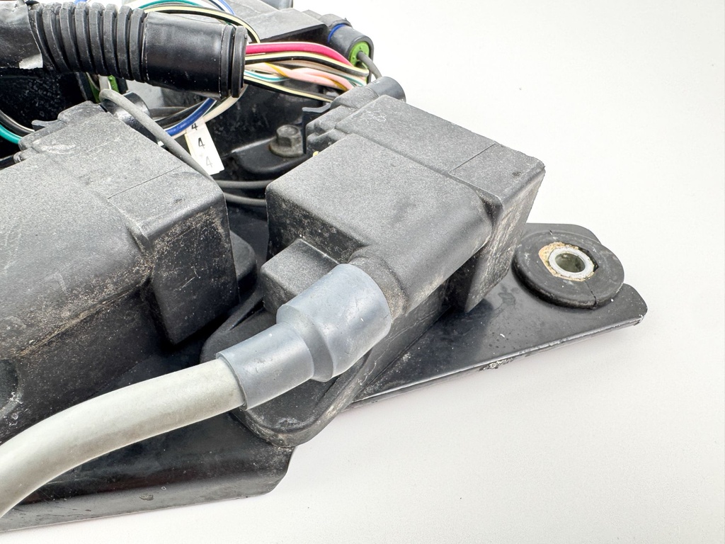 2002 Mercury 200 HP 2 Stroke Outboard Ignition Coil Set W/ Plate 827509T7 OEM