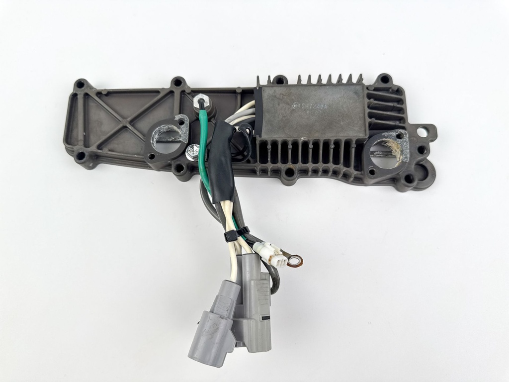 2019 Suzuki 140 HP 4 Stroke Outboard Rectifier & Regulator 32800-92J00 OEM