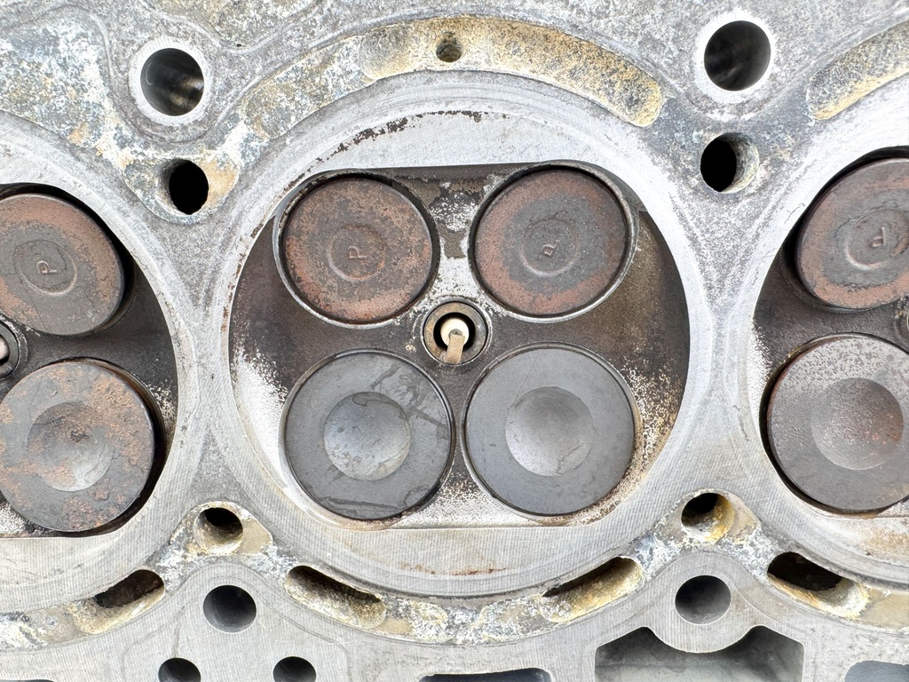 2019 Suzuki 140 HP 4 Stroke Outboard Cylinder Head 11100-90J11 - Repair