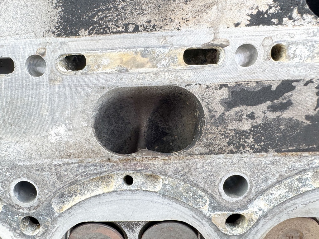 2019 Suzuki 140 HP 4 Stroke Outboard Cylinder Head 11100-90J11 - Repair