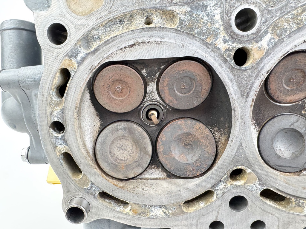 2019 Suzuki 140 HP 4 Stroke Outboard Cylinder Head 11100-90J11 - Repair