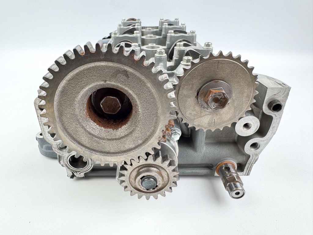 2019 Suzuki 140 HP 4 Stroke Outboard Cylinder Head 11100-90J11 - Repair