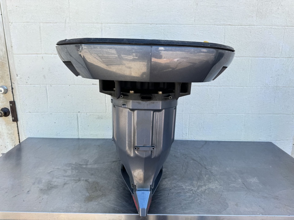 2010 Yamaha 250 HP 4 Stroke VMAX Outboard Complete Midsection & Swivel Bracket OEM