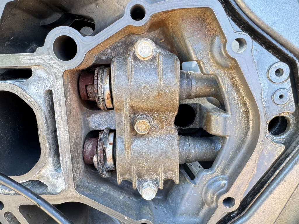 2013 Yamaha 250 HP 4 Stroke Outboard Complete Midsection & Swivel Bracket XL