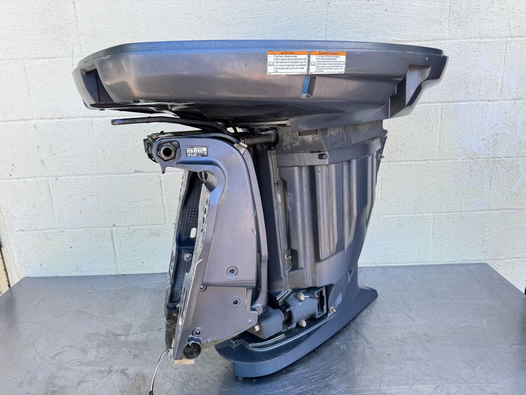 2013 Yamaha 250 HP 4 Stroke Outboard Complete Midsection & Swivel Bracket XL