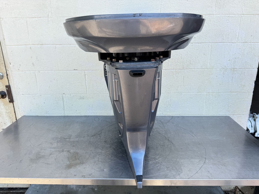 2013 Yamaha 250 HP 4 Stroke Outboard Complete Midsection & Swivel Bracket XL