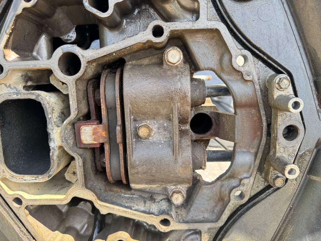 2012 Yamaha 300 HP 4 Stroke Outboard Upper Casing Midsection Complete XL