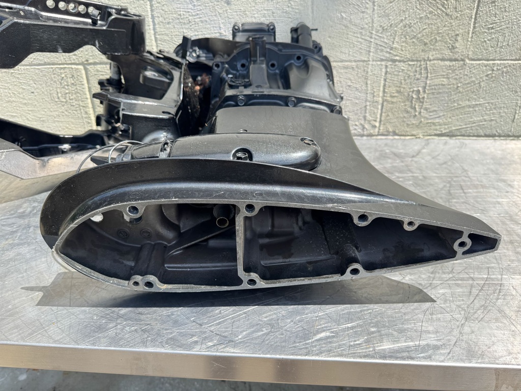 2011 Suzuki 115HP 4 Stroke Engine Holder Midsection Swivel Bracket XL