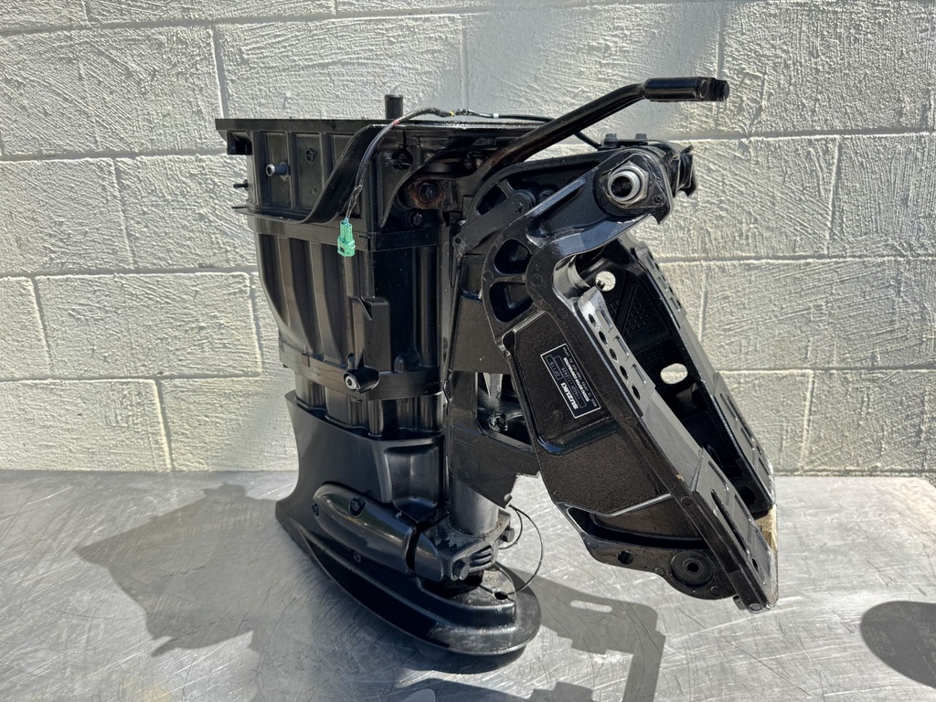 2011 Suzuki 115HP 4 Stroke Engine Holder Midsection Swivel Bracket XL