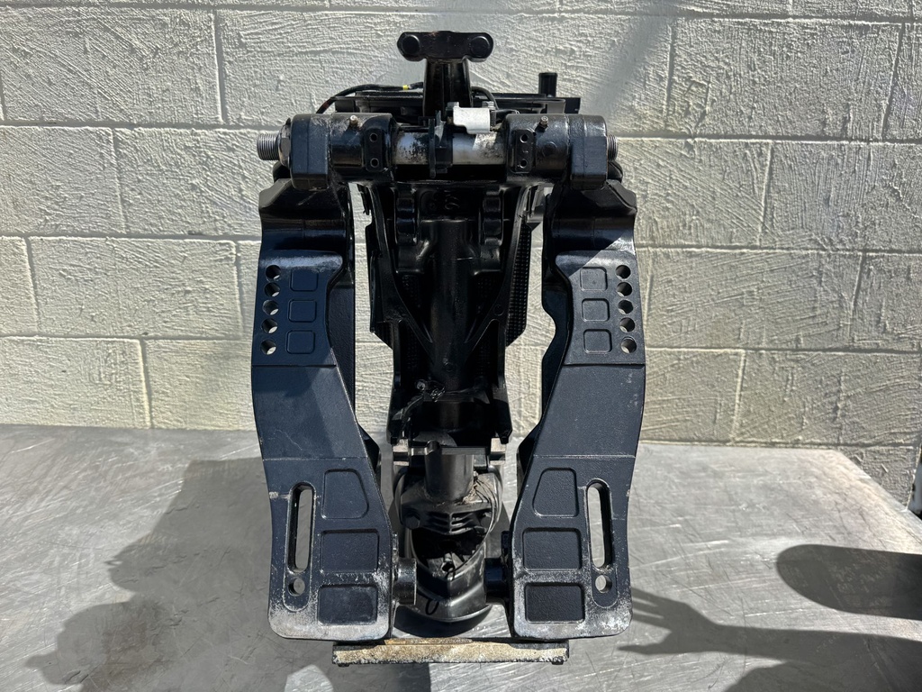 2011 Suzuki 115HP 4 Stroke Engine Holder Midsection Swivel Bracket XL