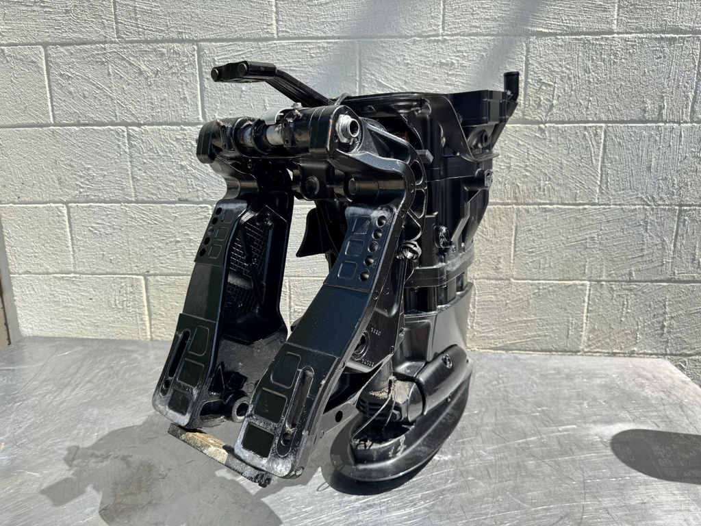 2011 Suzuki 115HP 4 Stroke Engine Holder Midsection Swivel Bracket XL