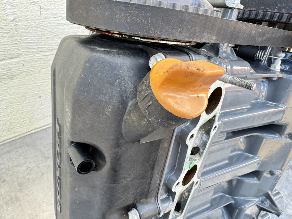 2005 Honda 40 HP 4 Stroke Outboard Powerhead 12000-ZW4-405ZA OEM