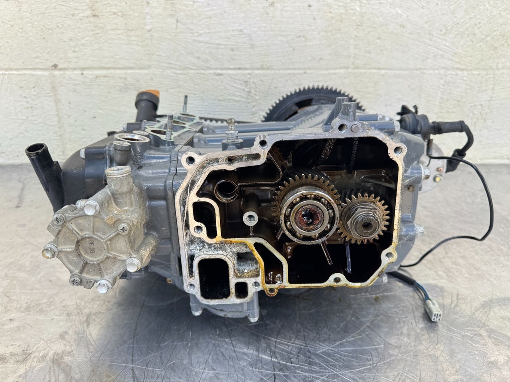 2005 Honda 40 HP 4 Stroke Outboard Powerhead 12000-ZW4-405ZA OEM