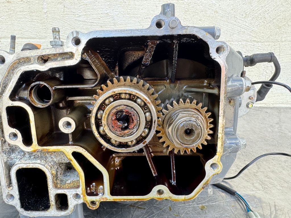 2005 Honda 40 HP 4 Stroke Outboard Powerhead 12000-ZW4-405ZA OEM