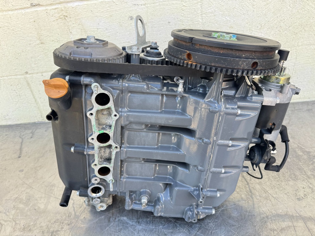 2005 Honda 40 HP 4 Stroke Outboard Powerhead 12000-ZW4-405ZA OEM