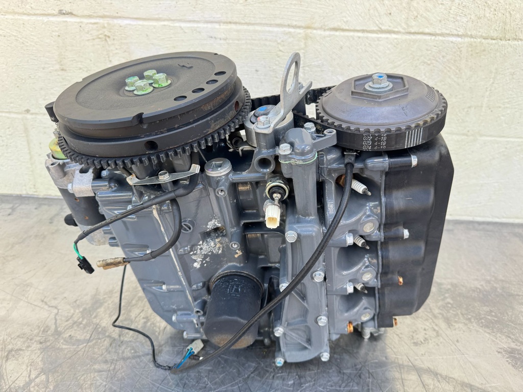 2005 Honda 40 HP 4 Stroke Outboard Powerhead 12000-ZW4-405ZA OEM