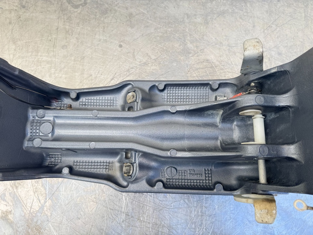 2012 Yamaha 300 HP 4 Stroke Outboard Swivel Bracket & Steering Arm