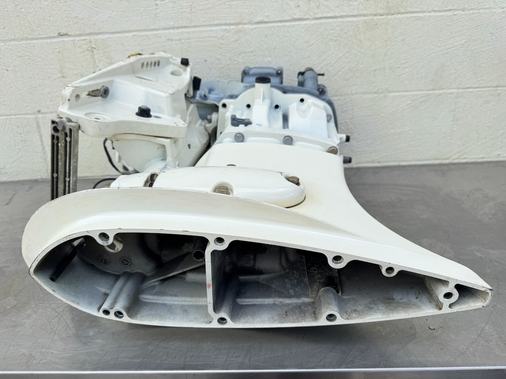 2019 Suzuki 140 HP 4 Stroke Outboard Complete Midsection & Swivel Bracket XL