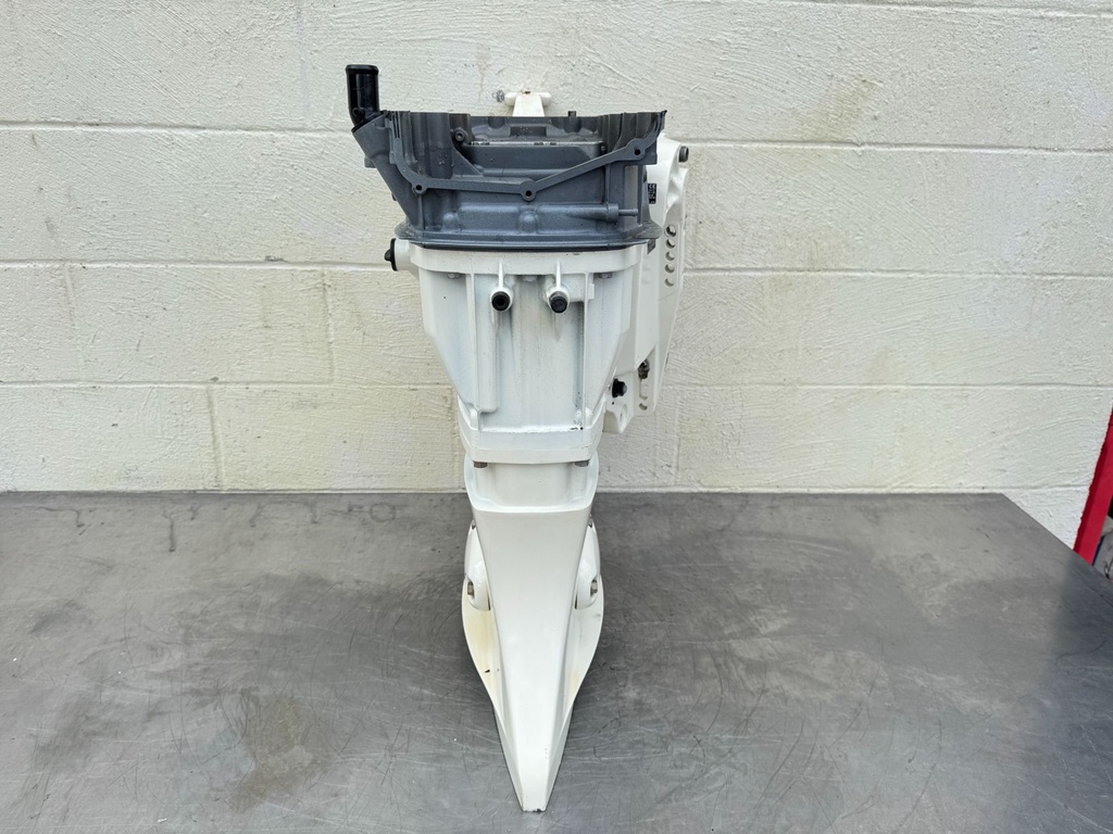 2019 Suzuki 140 HP 4 Stroke Outboard Complete Midsection & Swivel Bracket XL