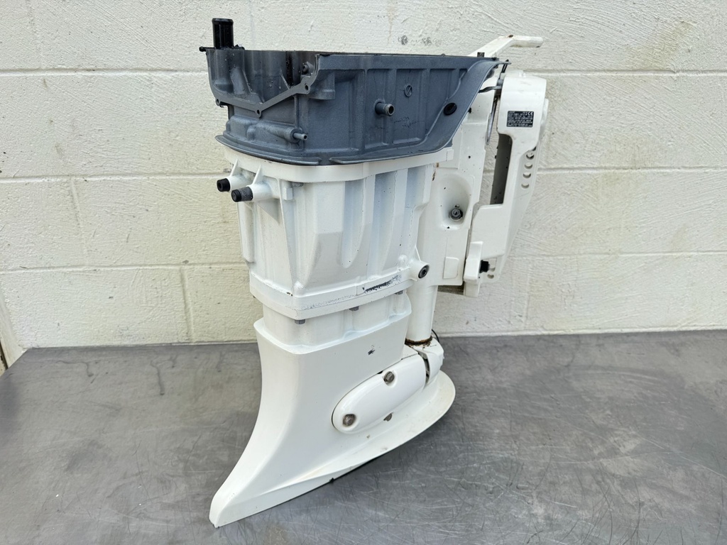 2019 Suzuki 140 HP 4 Stroke Outboard Complete Midsection & Swivel Bracket XL