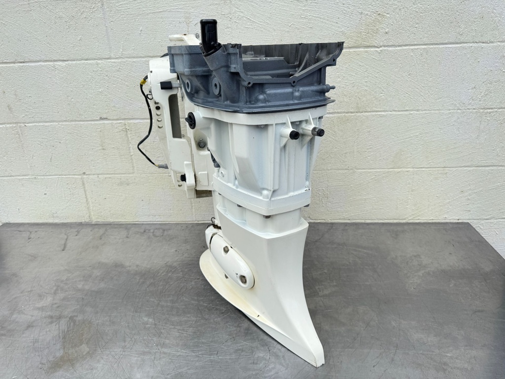 2019 Suzuki 140 HP 4 Stroke Outboard Complete Midsection & Swivel Bracket XL