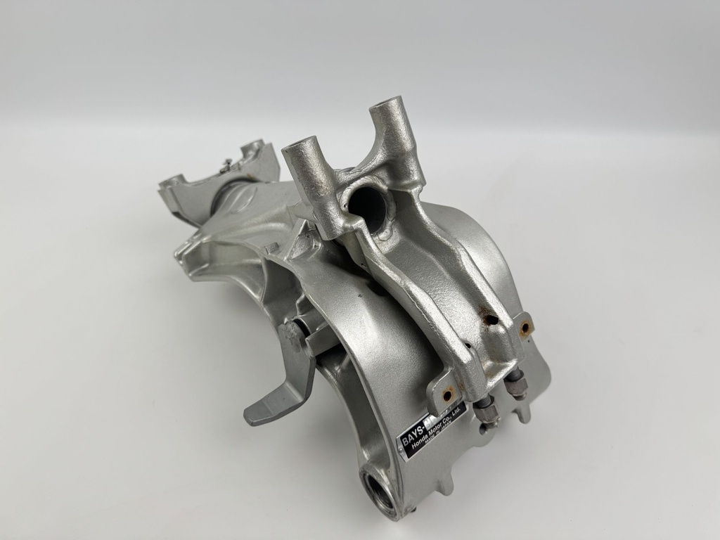 2005 Honda 40 HP 4 Stroke Outboard Swivel Bracket 50100-ZW4-H02 OEM