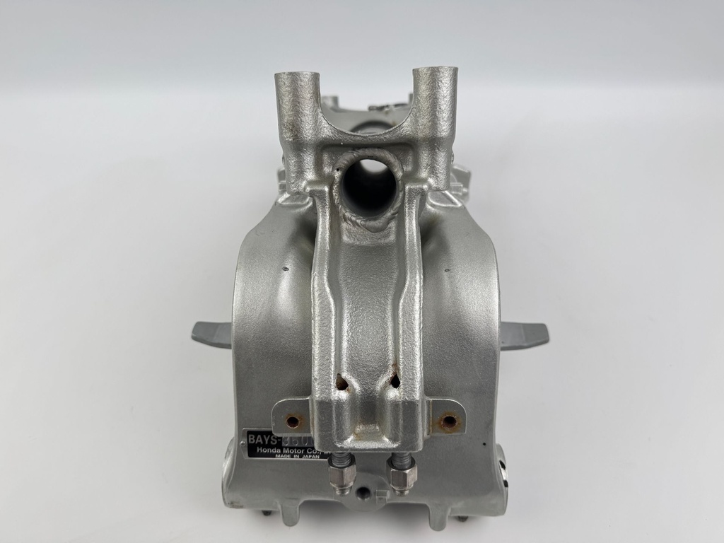 2005 Honda 40 HP 4 Stroke Outboard Swivel Bracket 50100-ZW4-H02 OEM