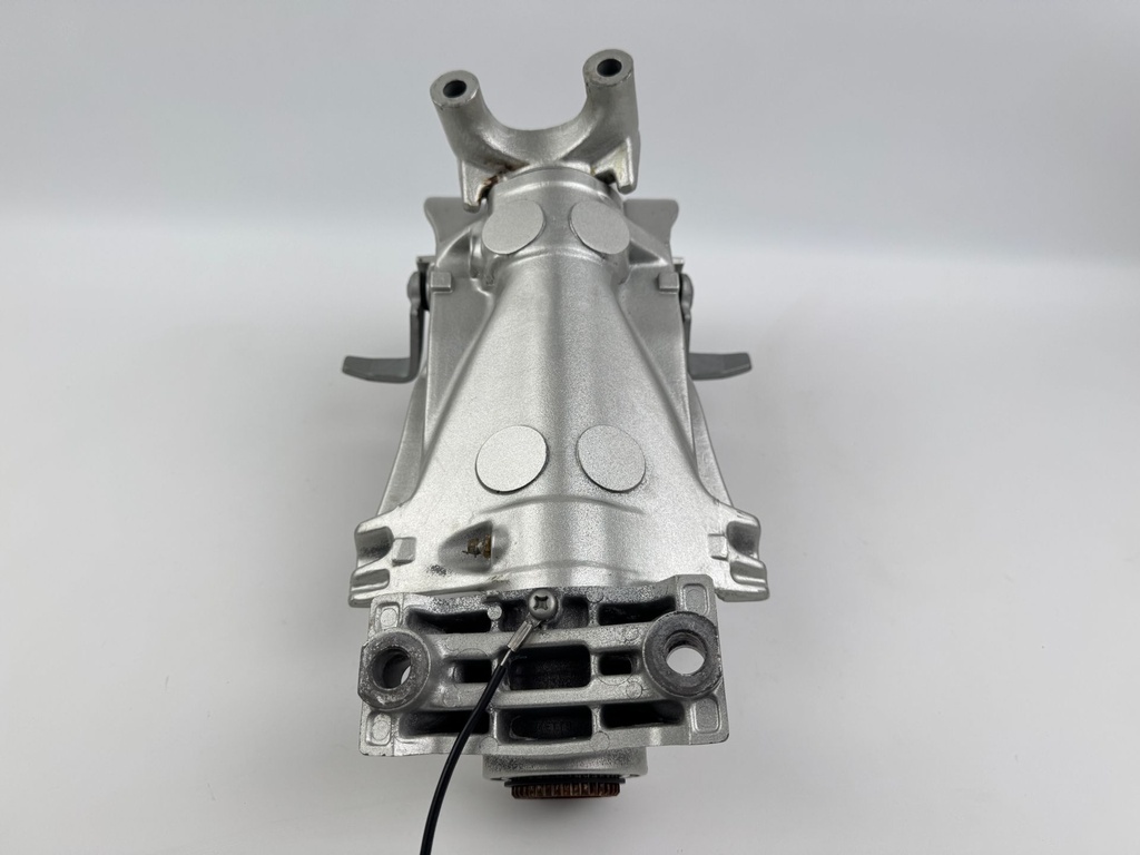 2005 Honda 40 HP 4 Stroke Outboard Swivel Bracket 50100-ZW4-H02 OEM