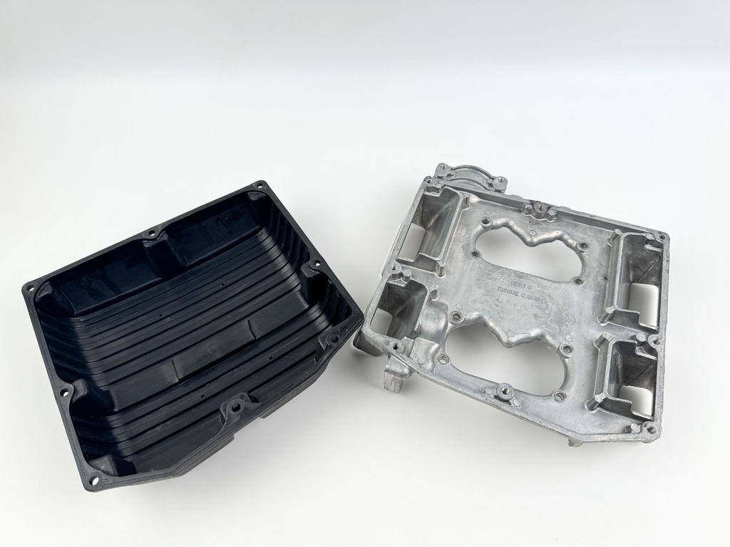 1988 Yamaha 130 HP 2 Stroke Outboard Intake Air Silencer Assembly 6E5-14418-00-00 OEM