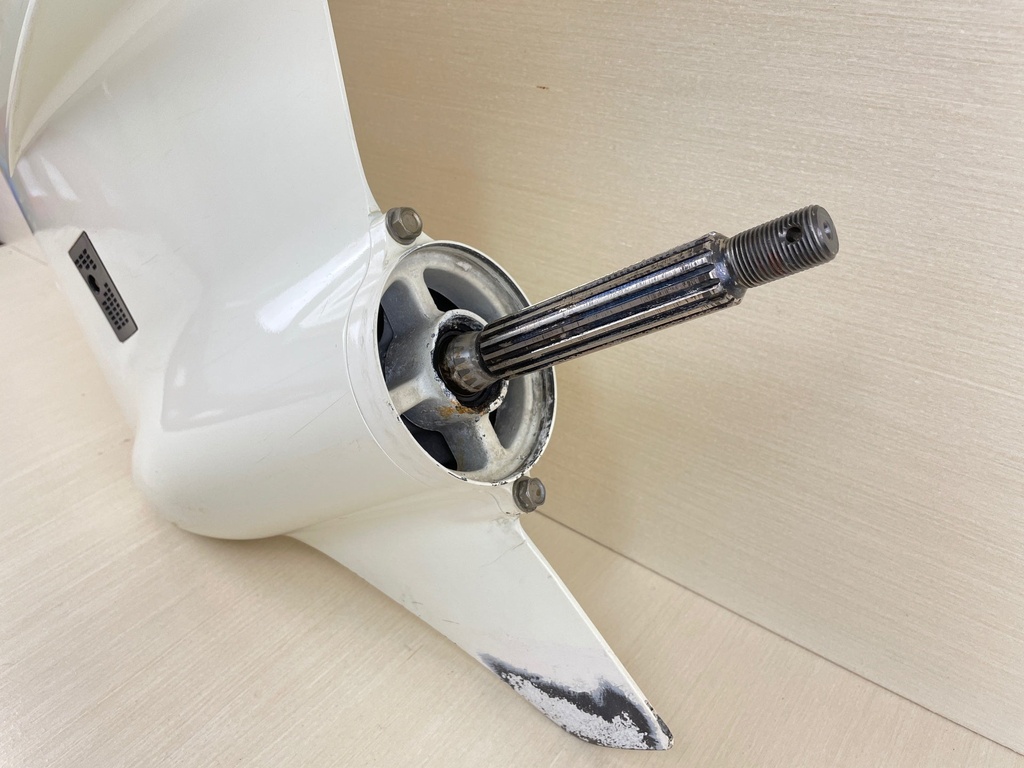 2018 Suzuki 90HP DF90 Outboard 20" Lower Unit Gear Case 55110-87L31-Y5S