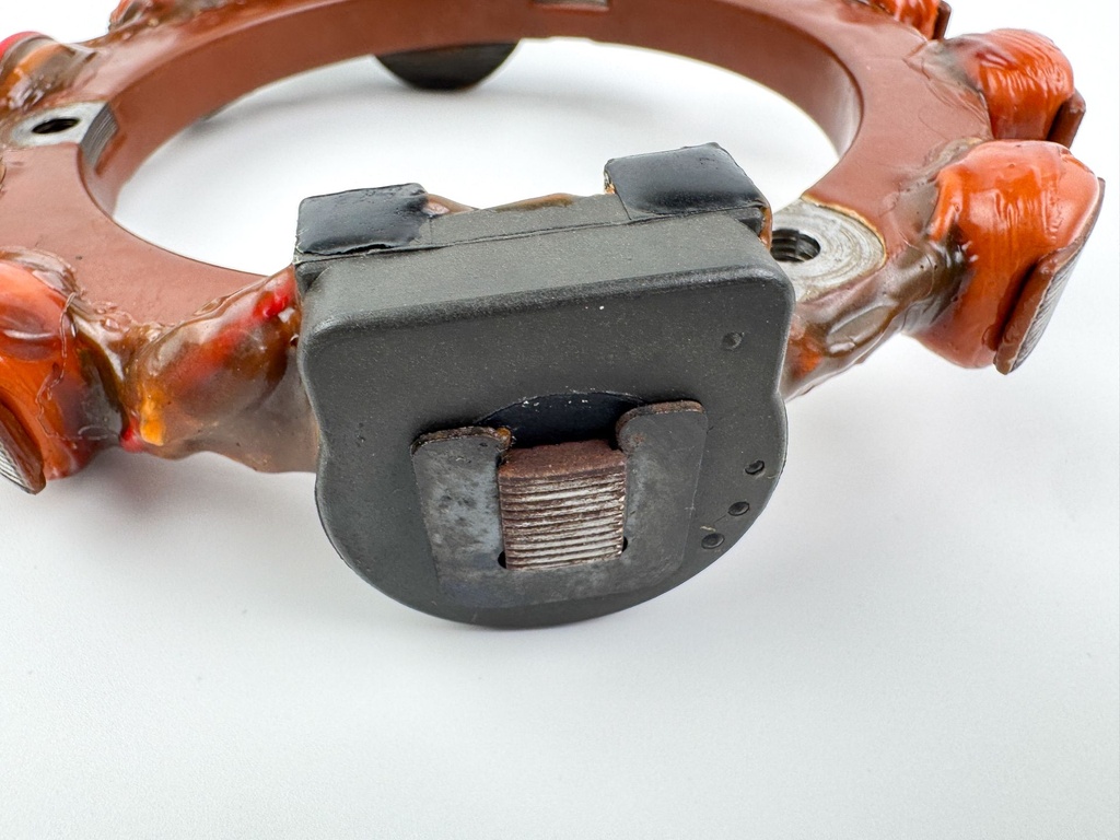 1988 Yamaha 130 HP 2 Stroke Outboard Stator Assembly 6E5-85510-10-00 OEM