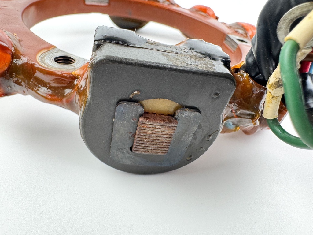 1988 Yamaha 130 HP 2 Stroke Outboard Stator Assembly 6E5-85510-10-00 OEM