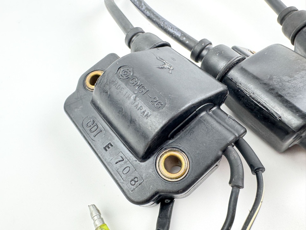 1988 Yamaha 130 HP 2 Stroke Outboard Ignition Coil Set 6E5-85570-11-00 OEM