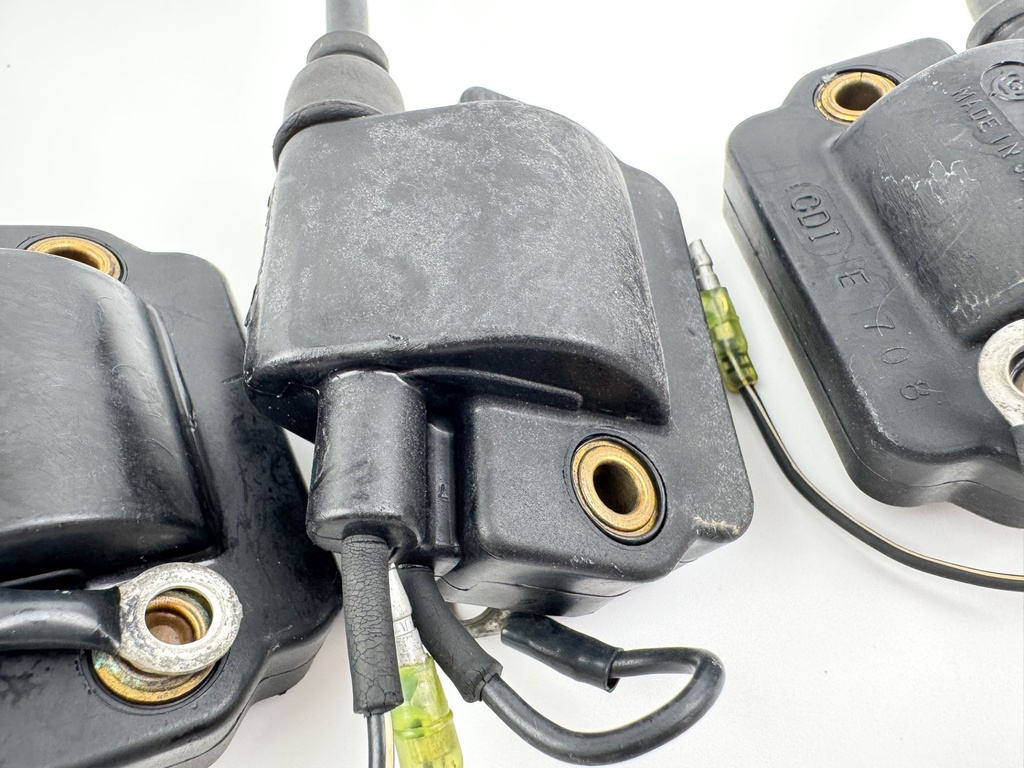 1988 Yamaha 130 HP 2 Stroke Outboard Ignition Coil Set 6E5-85570-11-00 OEM
