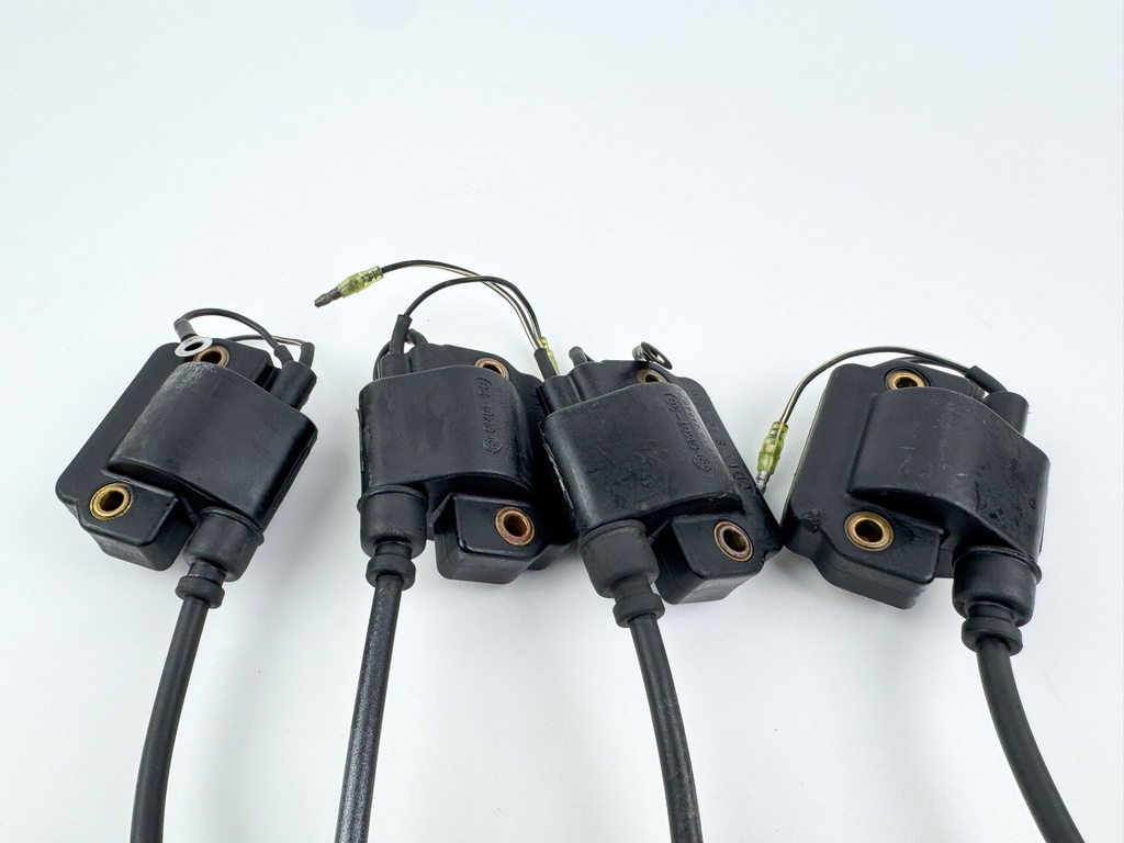 1988 Yamaha 130 HP 2 Stroke Outboard Ignition Coil Set 6E5-85570-11-00 OEM