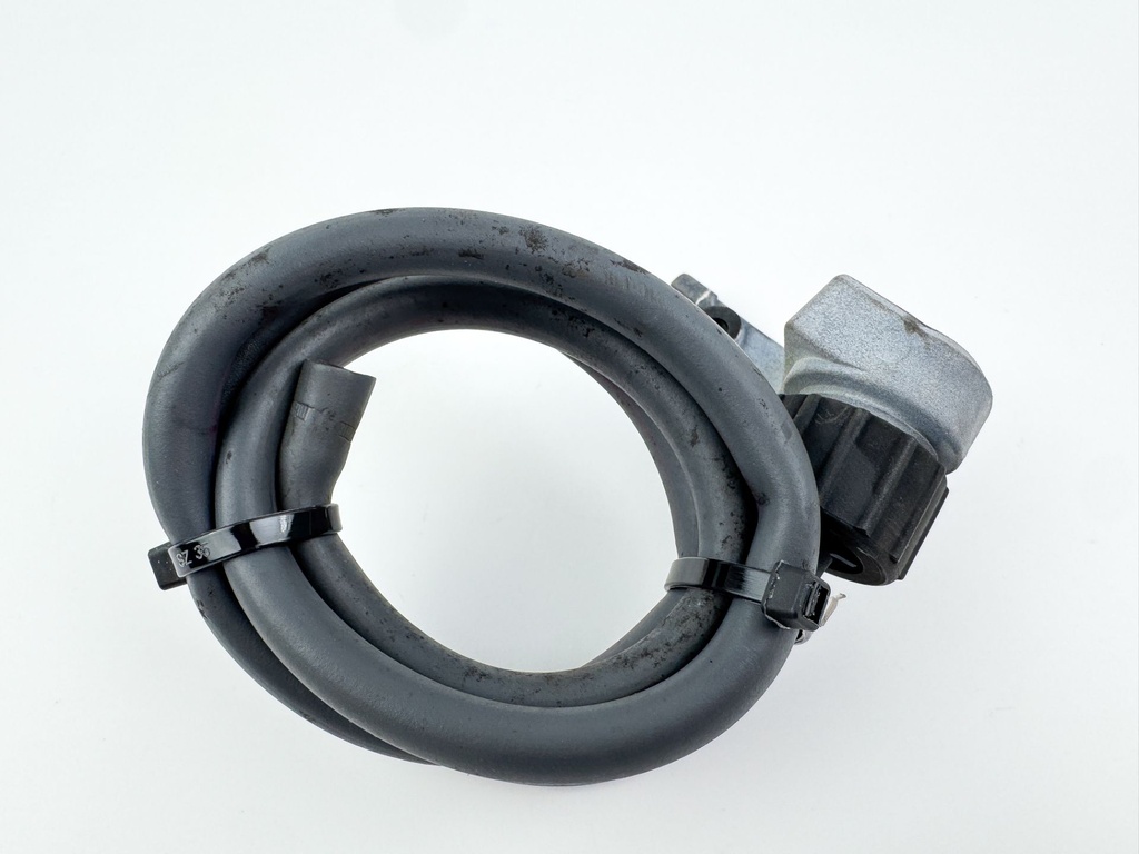 2001 Yamaha 40 HP 4 Stroke Outboard Fresh Water Flush Port 90445-11M82-00 OEM