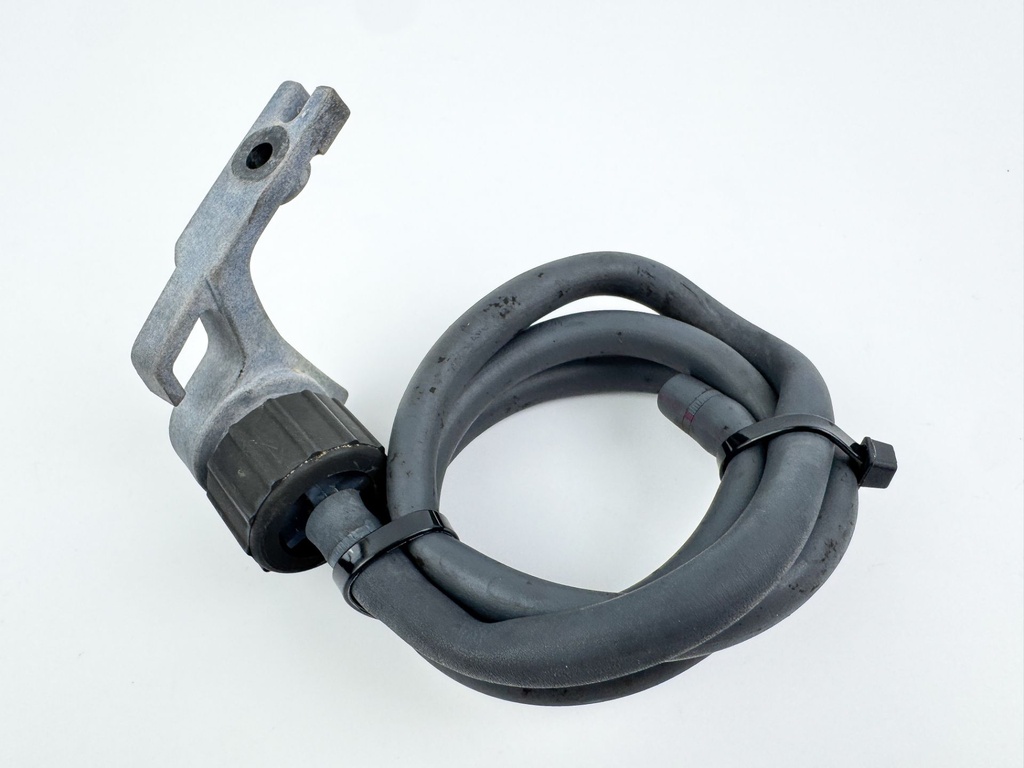 2001 Yamaha 40 HP 4 Stroke Outboard Fresh Water Flush Port 90445-11M82-00 OEM