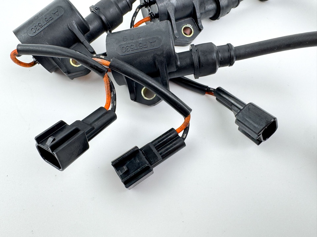 2001 Yamaha 40 HP 4 Stroke Outboard Ignition Coil Set 67C-85570-00-00 OEM